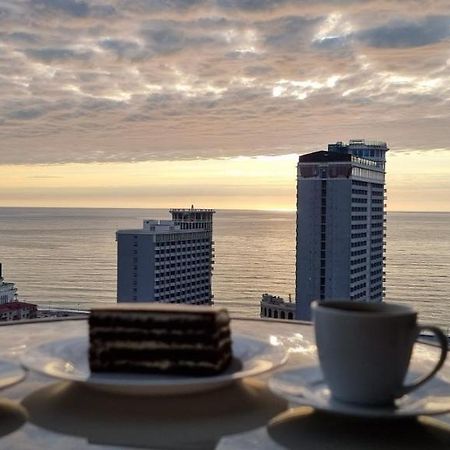 Apartamento Breeze Batumi Exterior foto