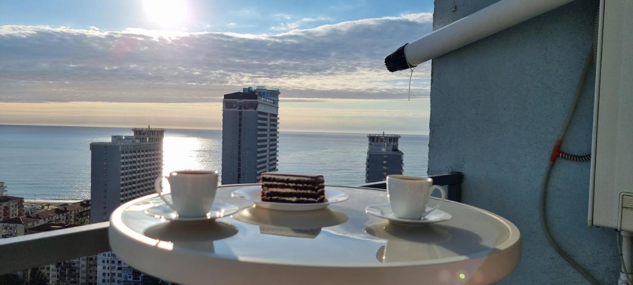 Apartamento Breeze Batumi Exterior foto
