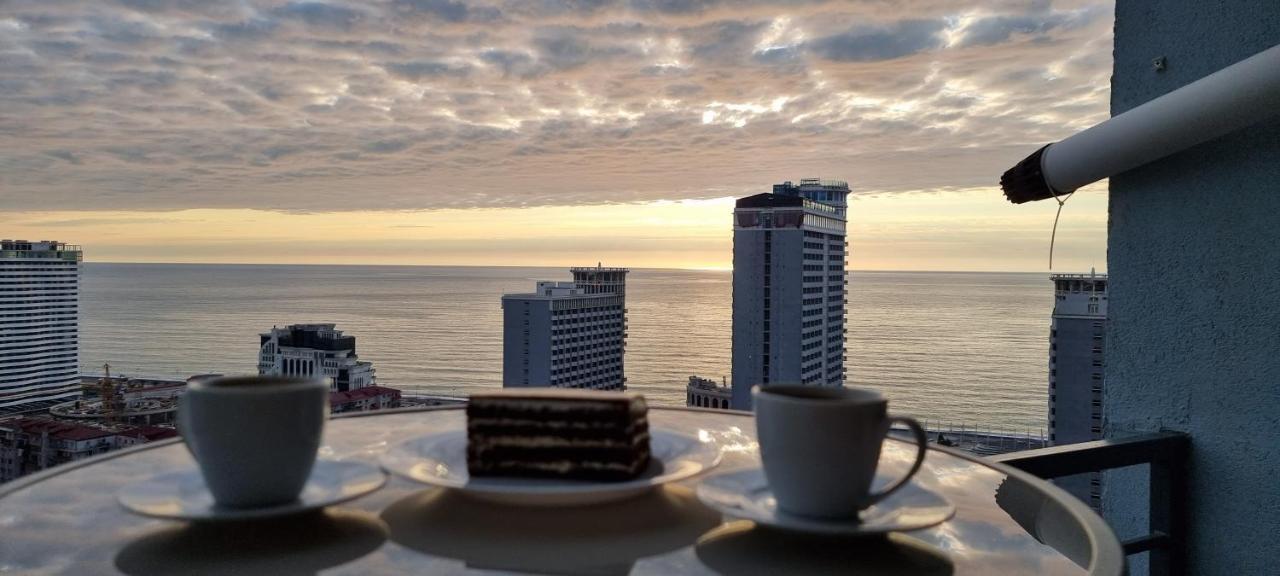 Apartamento Breeze Batumi Exterior foto