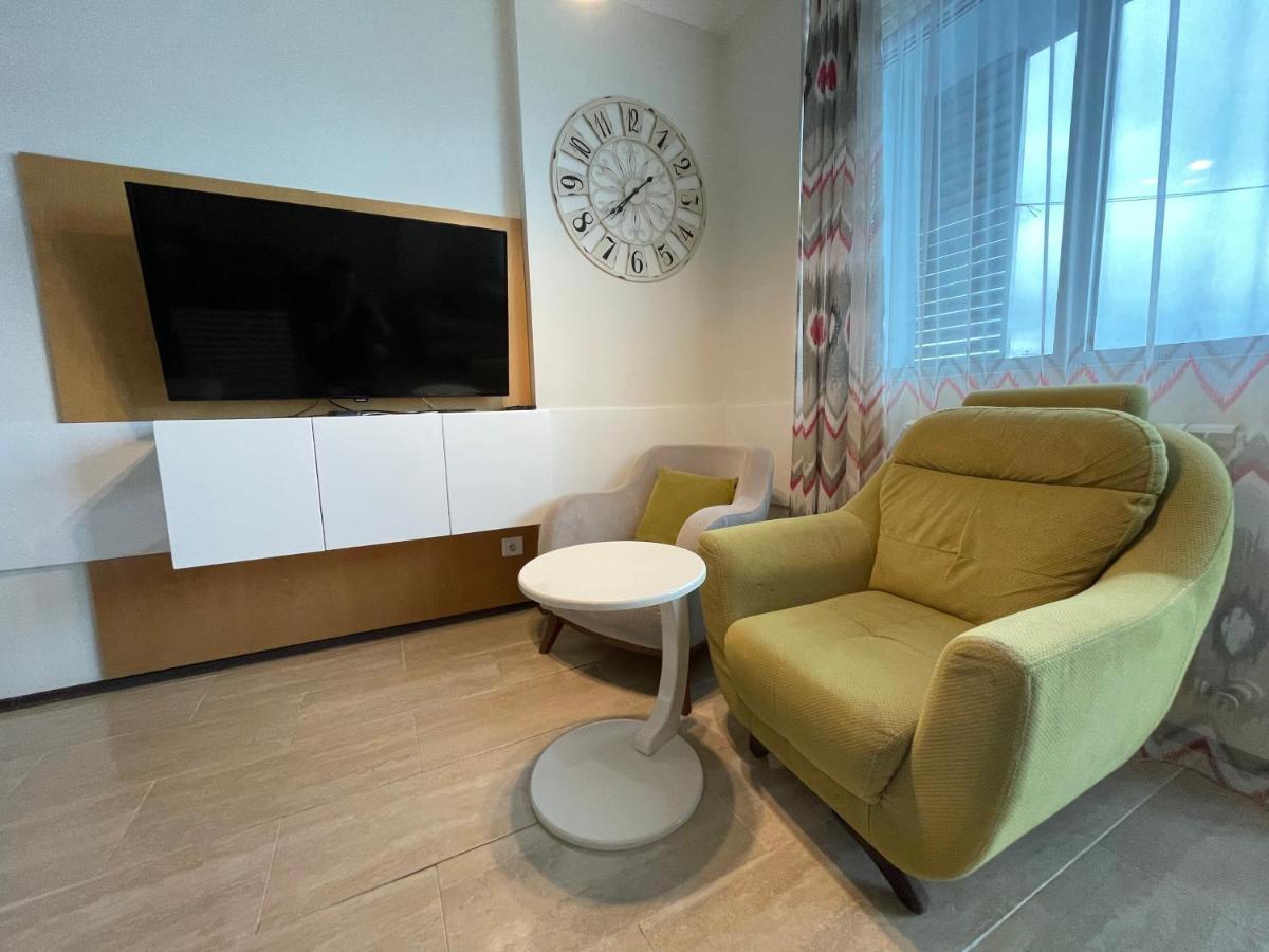 Apartamento Breeze Batumi Exterior foto